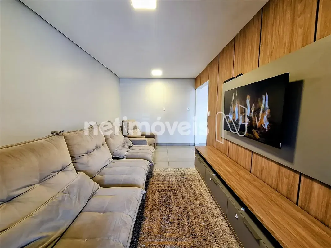 Se você procura uma casa pronta para morar, com ambientes amplos, excelente loca...