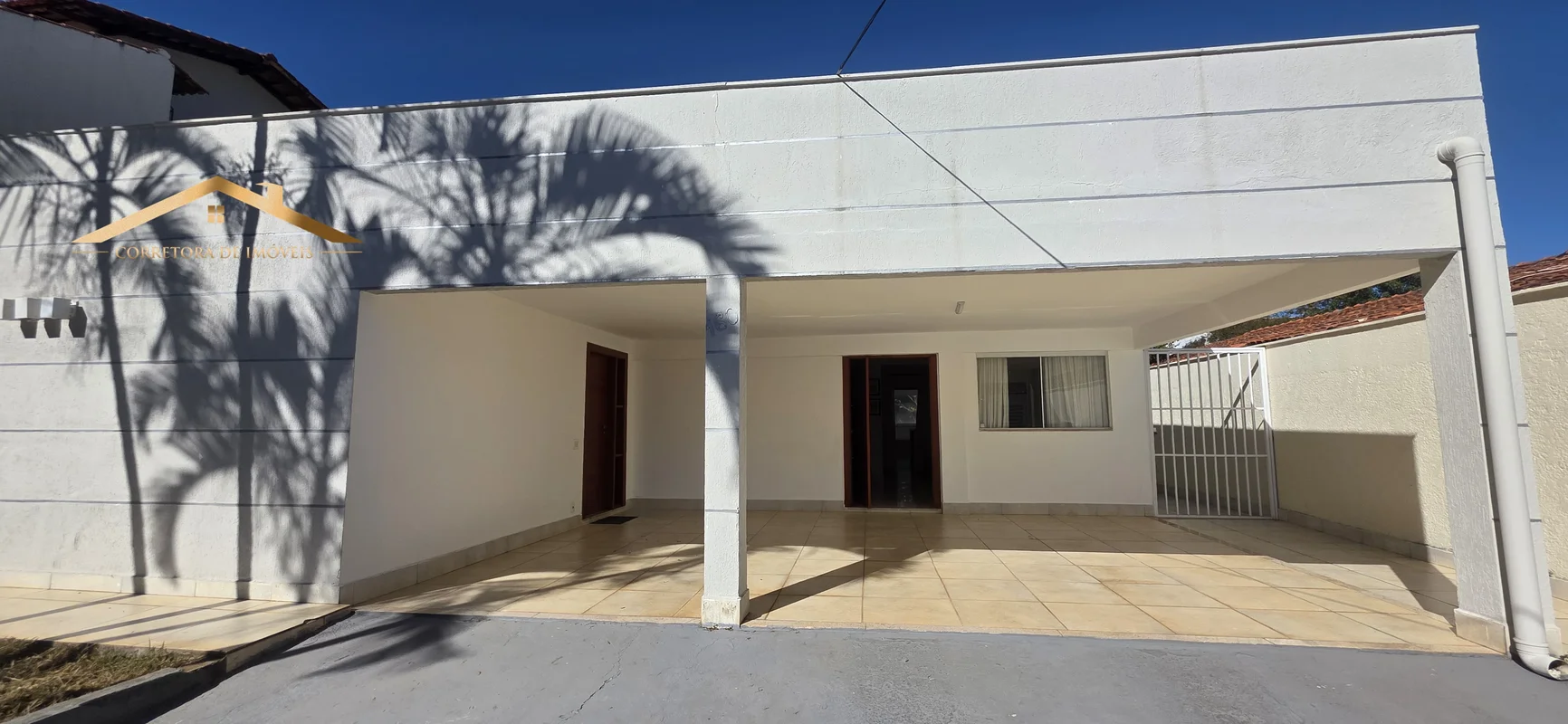 Esta é uma excelente descrição de anúncio imobiliário! O imóvel é super completo...