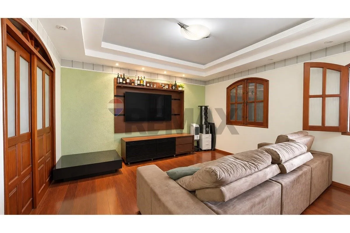 Excelente Oportunidade: Casa Ampla.__________Ótima localização em Taguatinga Sul...