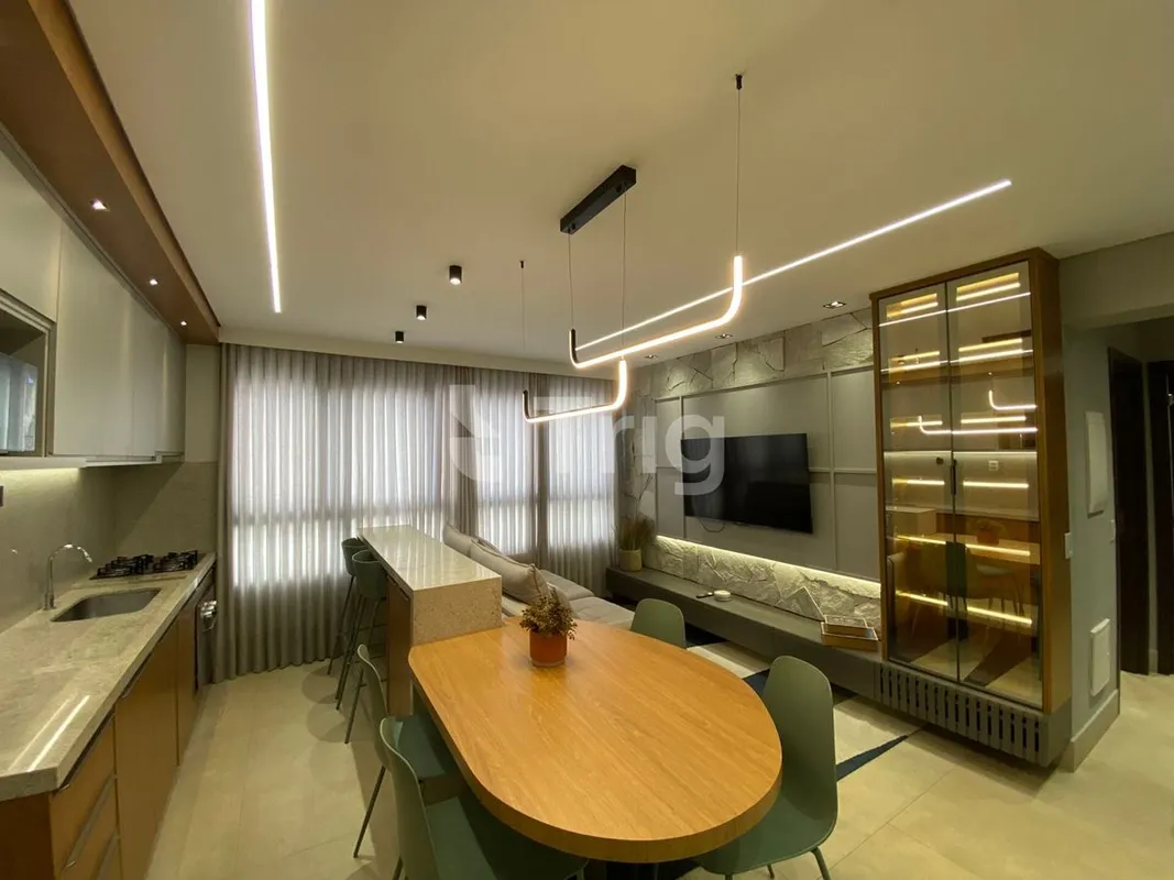 Apartamento de 68 m² de área privativa, totalmente mobiliado e decorado, com amb...