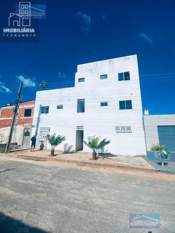 IMOBILIÁRIA FERNANDES aluga excelente apartamento na Quadra 10 no Setor Sul, no...