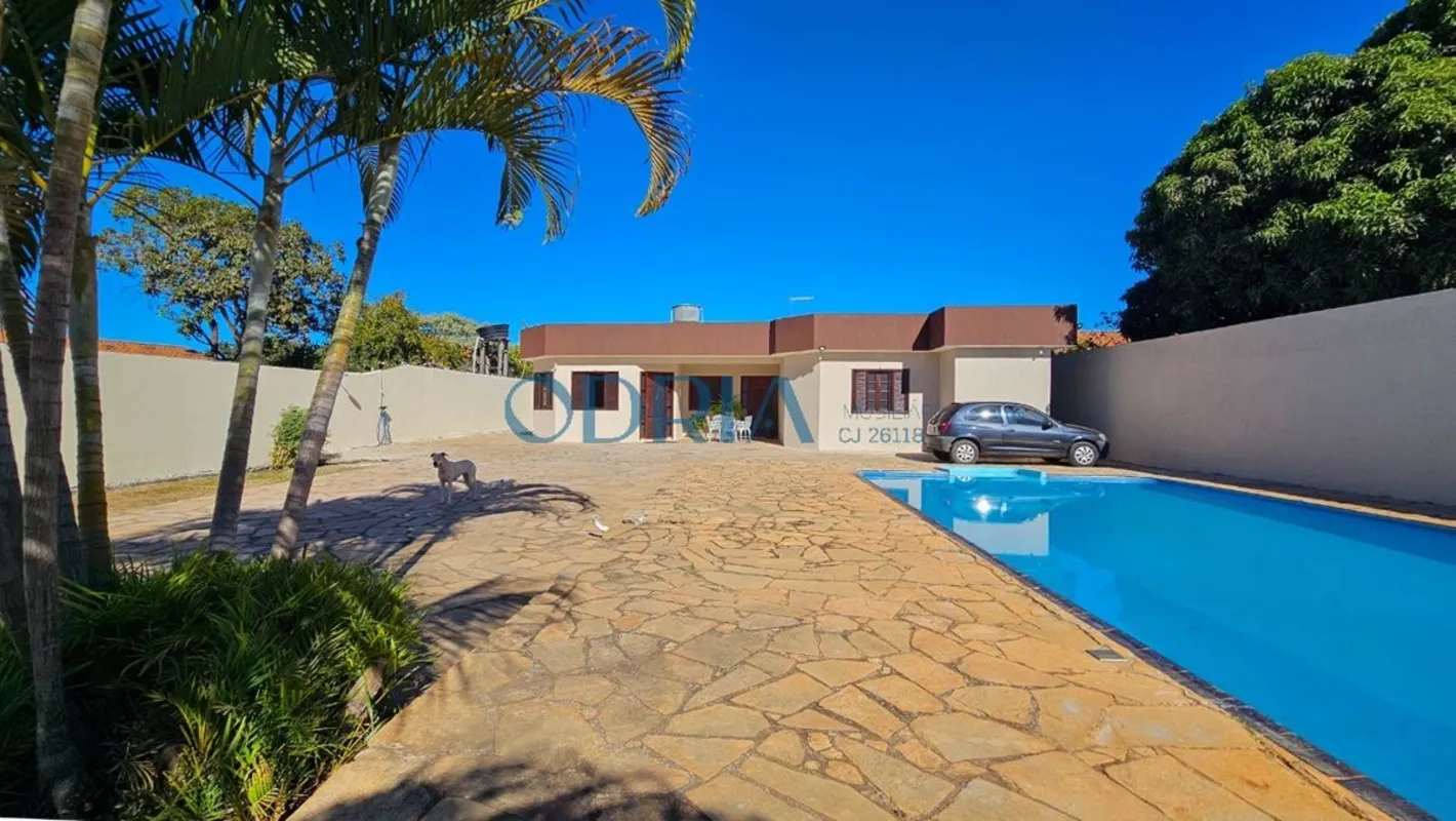 Condomínio Mansões Entre Lagos | Casa com Piscina e 4 Quartos (2 Suítes)Destaque...