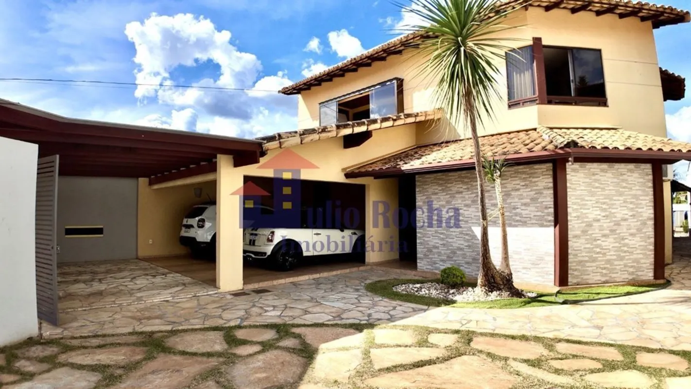 JULIO ROCHA IMOBILIÁRIA VENDE!MARAVILHOSA CASA NO CONDOMÍNIO MANSÕES CALIFÓRNIA,...
