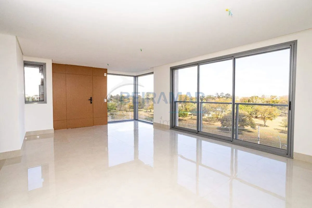 Apartamento de Alto Padrão com 3 Suítes, Lavabo e Varanda - Parque Planalto | Qu...