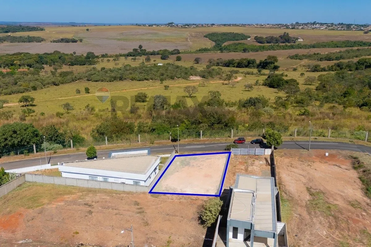 O melhor terreno do Condomínio Villa Suíça Exclusividade, vista permanente e loc...