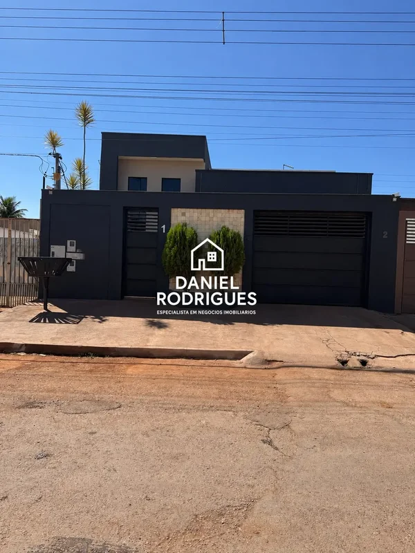 Vendo Casa de Alto Padrão em Águas Lindas GO Setor 02 Detalhes do imóvel: * 3 qu...