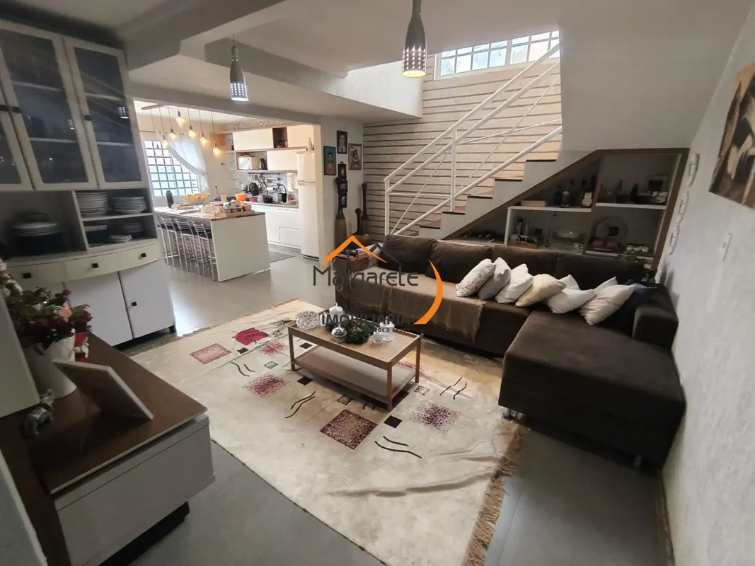 Imobiliária Margarete Corrêa vende casa no Condomínio Europa I.*Não Aceita Finan...