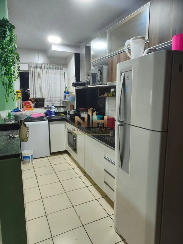 DETALHES DO APARTAMENTO: Sala ampla para dois ambientes Cozinha com armários pla...