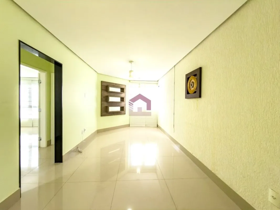 Fernandes & Coelho Imóveis apresenta este excelente apartamento reformado de 79m...