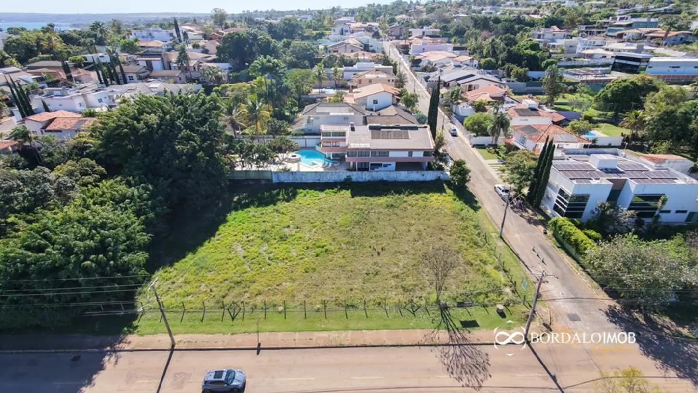 VILLA153579 - Última atualização: 23/07/26 23:31SHIS QI 26 | LOTE DE ESQUINA | V...