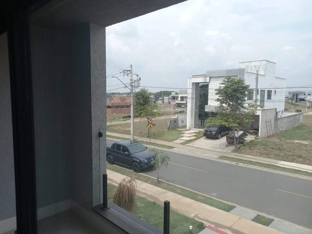 Descubra uma residência que combina conforto, praticidade e um estilo de vida co...