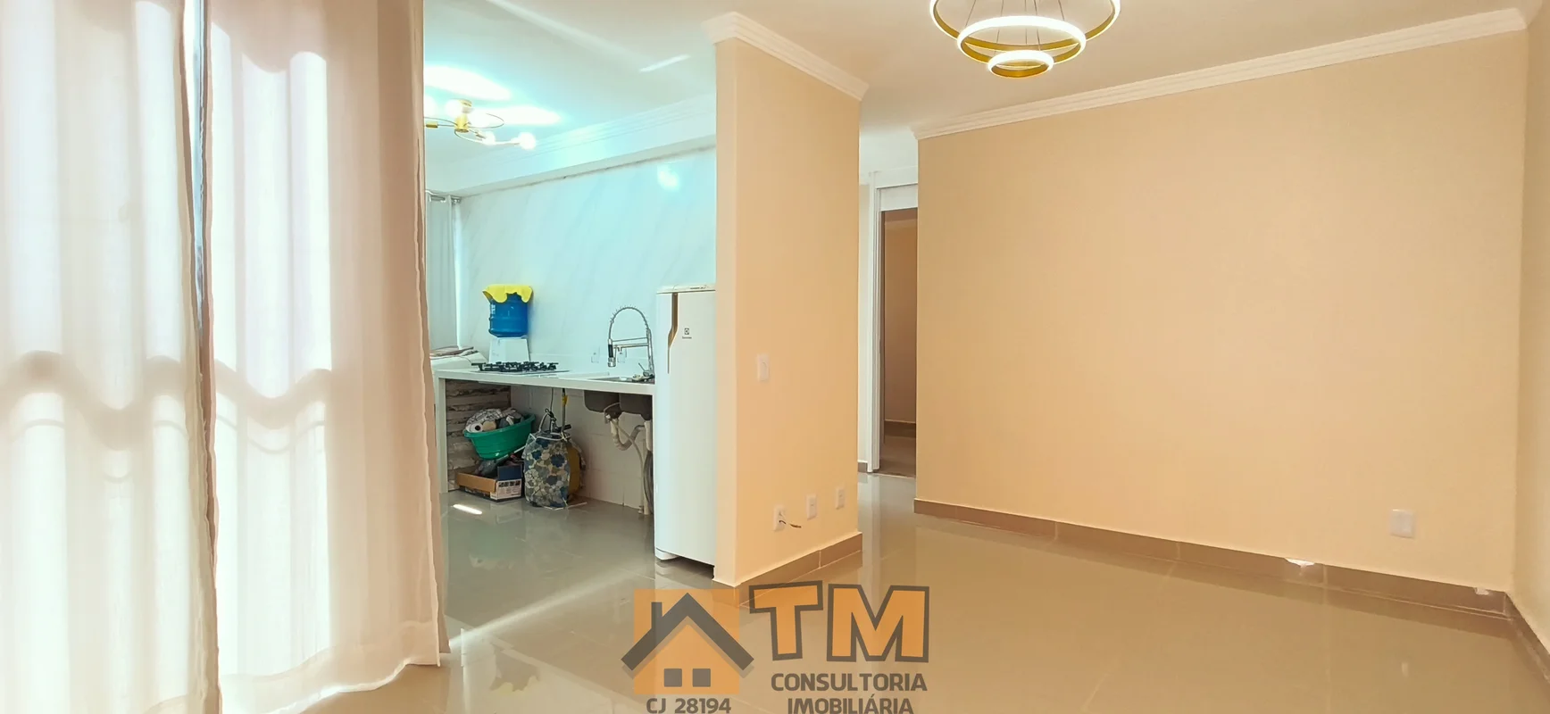 TM CONSULTORIA IMOBILIARIA VENDE: EXCELENTE APARTAMENTO TÉRREO, TODO REFORMADO, ...