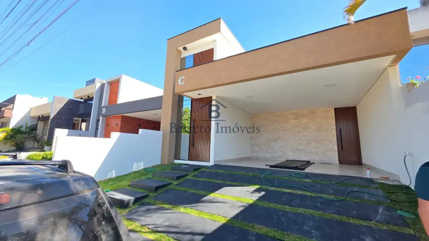 Casa de Alto Padrão - ArniqueirasCondomínio Fechado | Projeto com Soluções Suste...