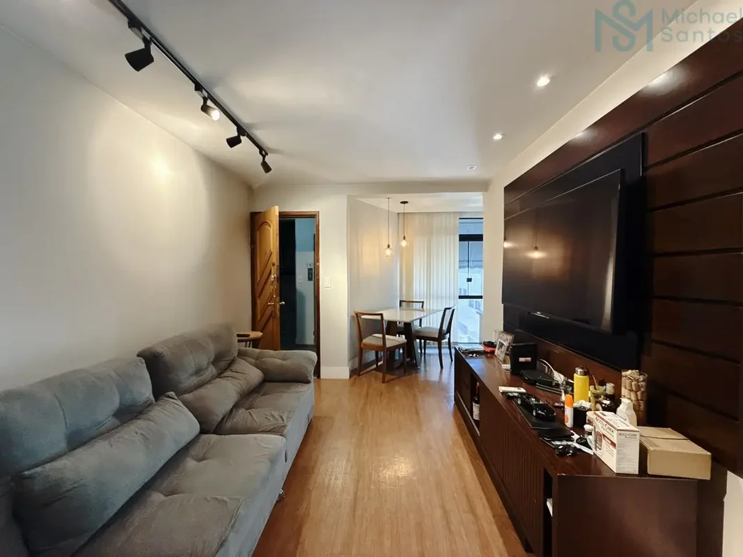 APARTAMENTO REFORMADO | 2 QUARTOS | 2 BANHEIROS Excelente oportunidade para mora...