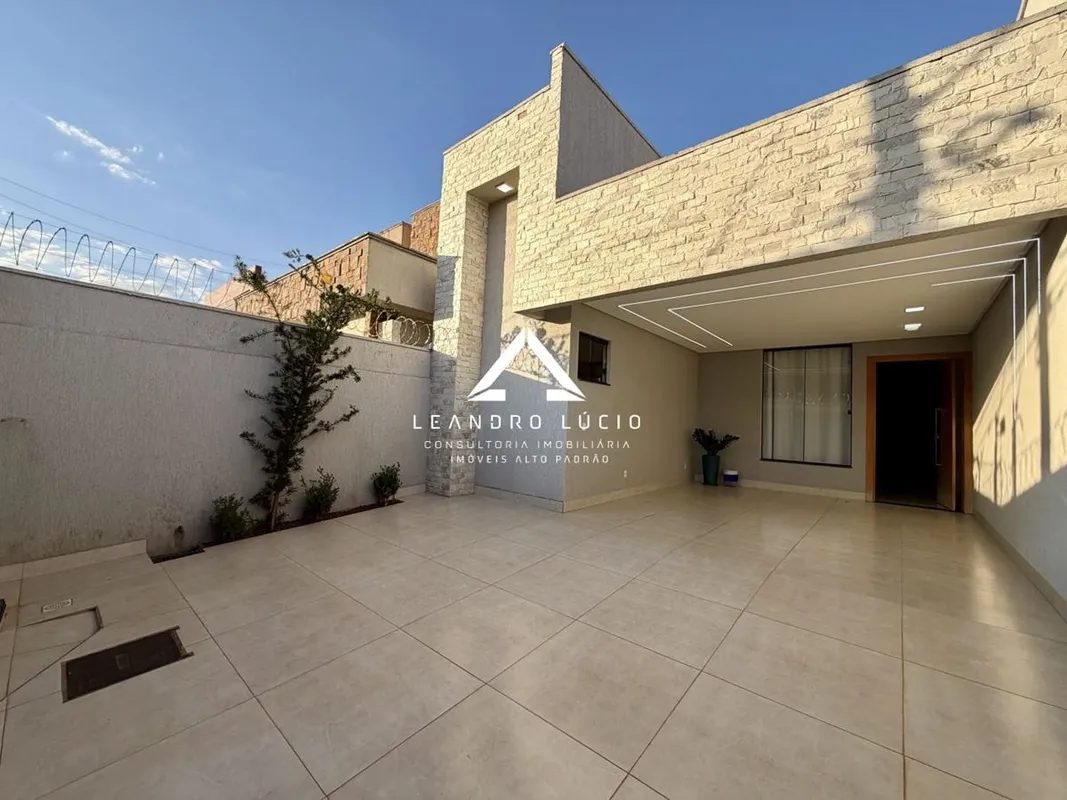 Casa Semi Nova à Venda Jardim Atlântico 157m² Casa semi nova, ideal para quem de...