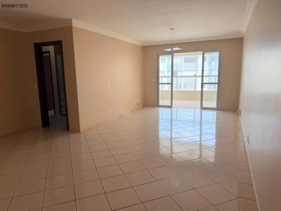 BSB IMÓVEIS APRESENTA: Apartamento de 4 QUARTOS com bastante espaço e em ANDAR A...