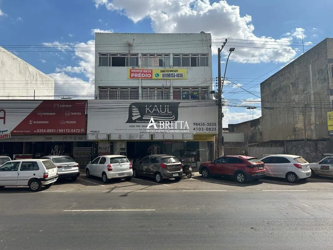 Oportunidade para Investidores - Prédio Comercial e Residencial em Localização E...
