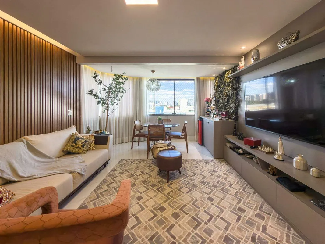 APARTAMENTO COM 3 QUARTOS (1 SUÍTE), REFORMADO, ANDAR ALTO E VISTA LIVRE, À VEND...