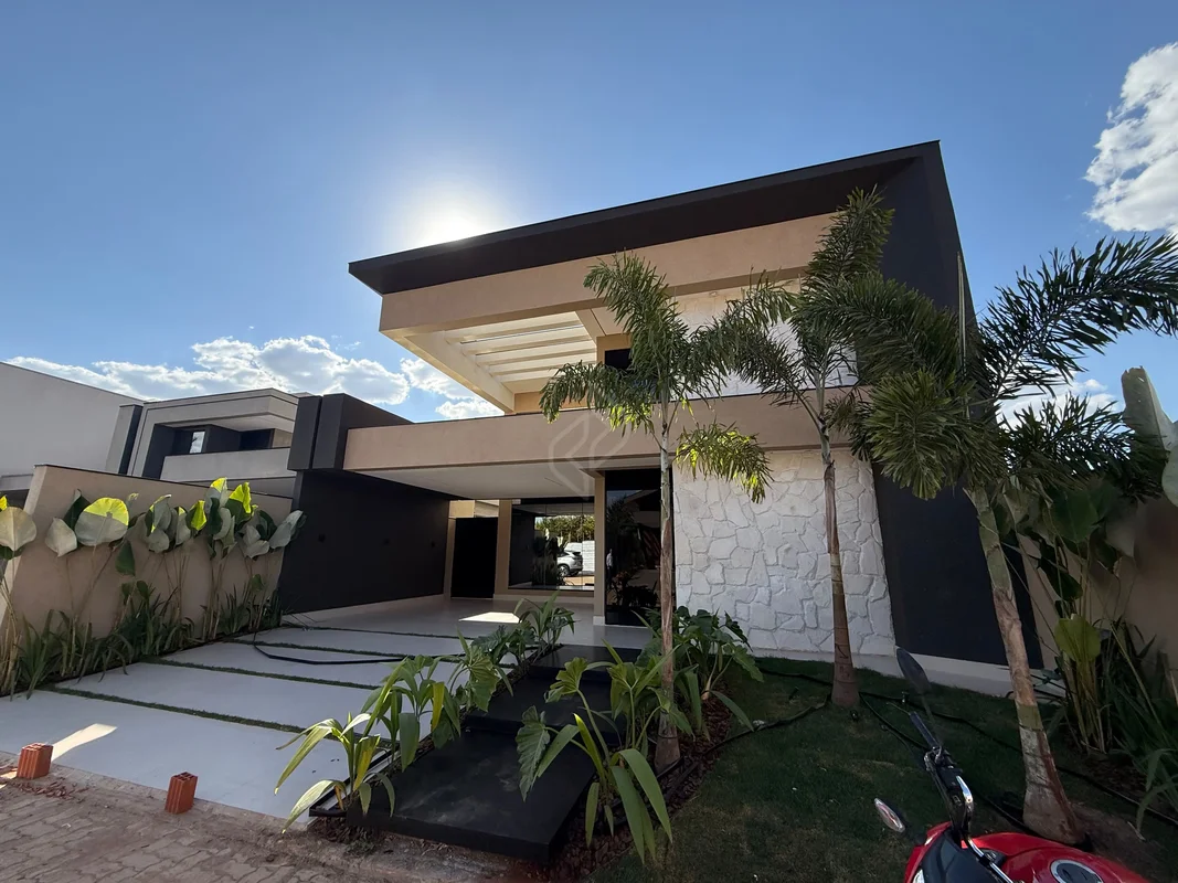 Casa de Alto Padrão | Arniqueira Conjunto 5 | Ao lado do ParkWay Quadra 05Aprese...