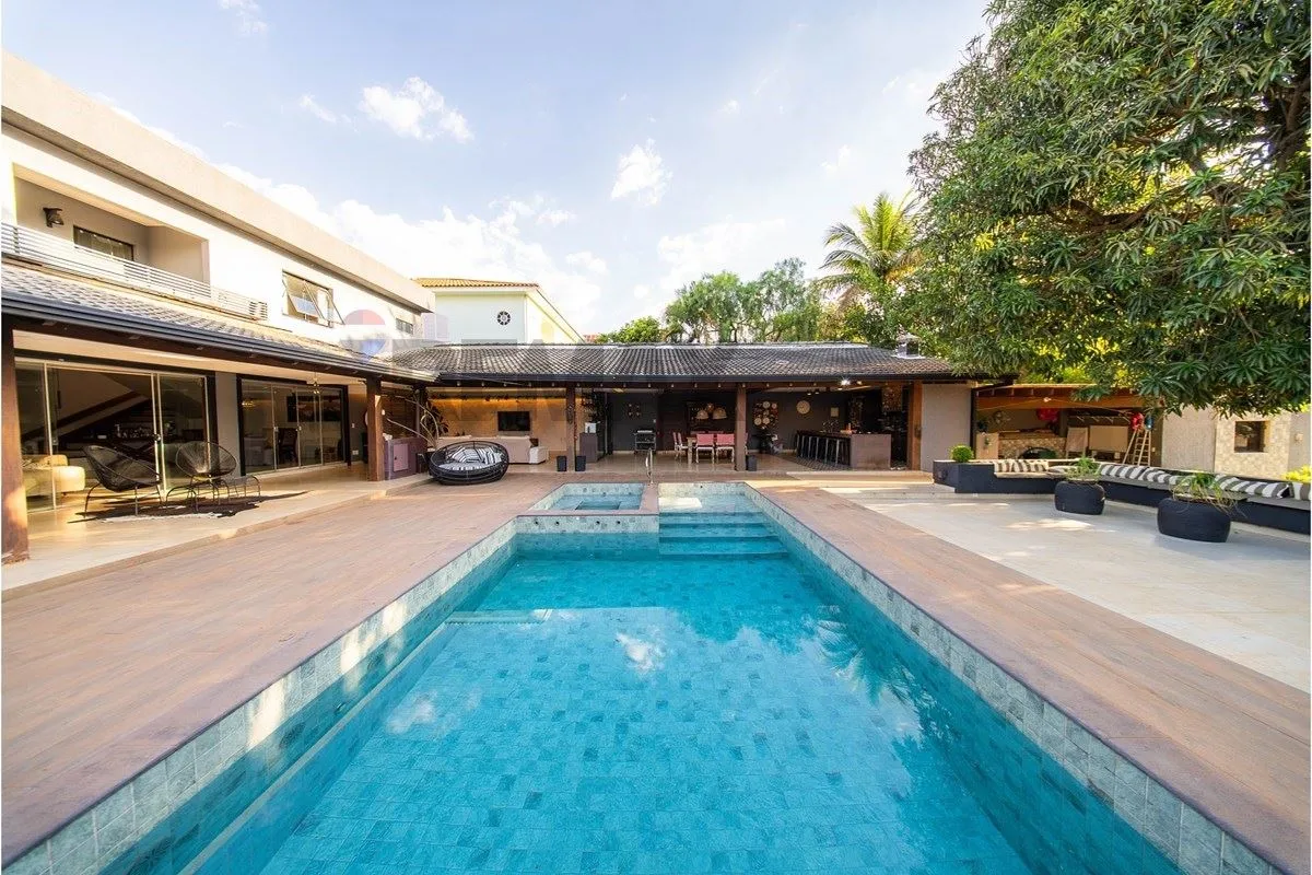 VENDO CASA SHIN QI 09 | Lago NorteUm resort particular para chamar de lar.Há cas...