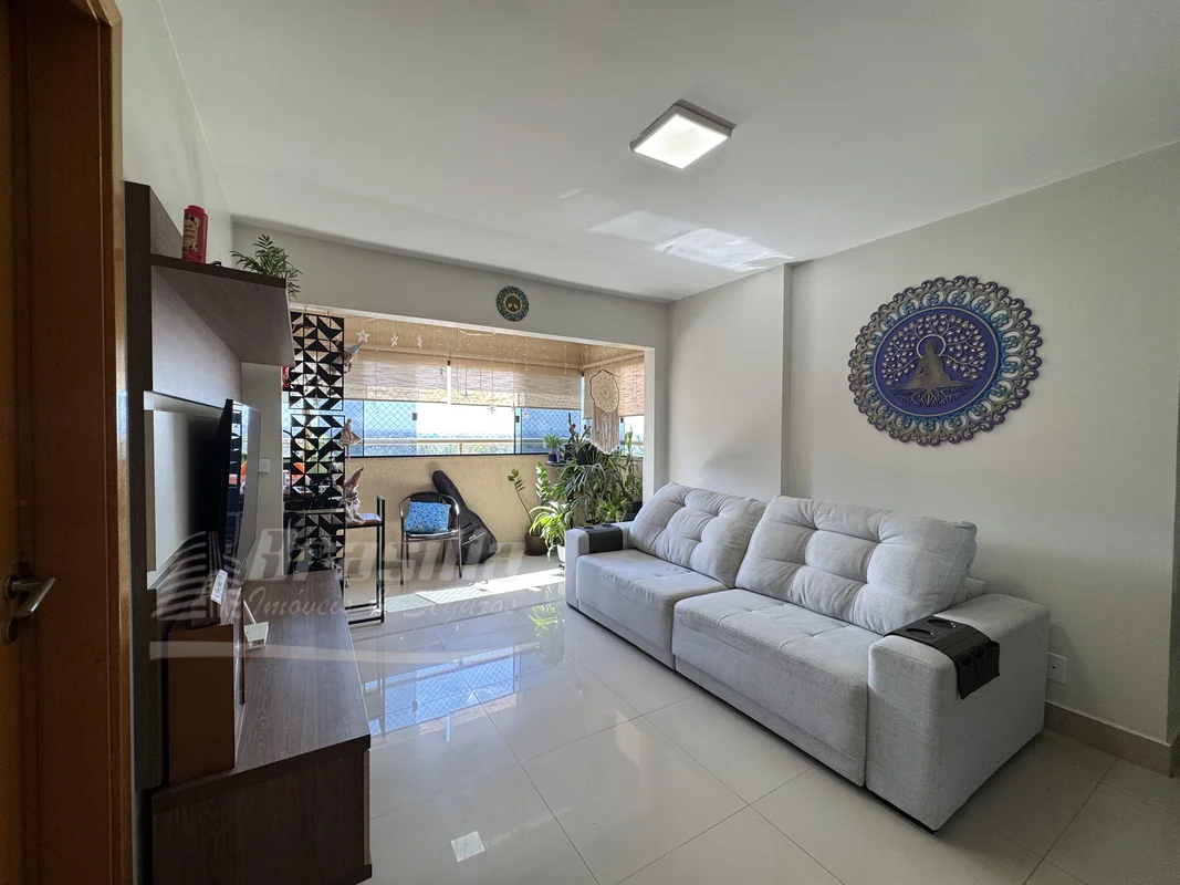 Apartamento reformado de 3 quartos em andar alto – Águas ClarasExcelente apartam...