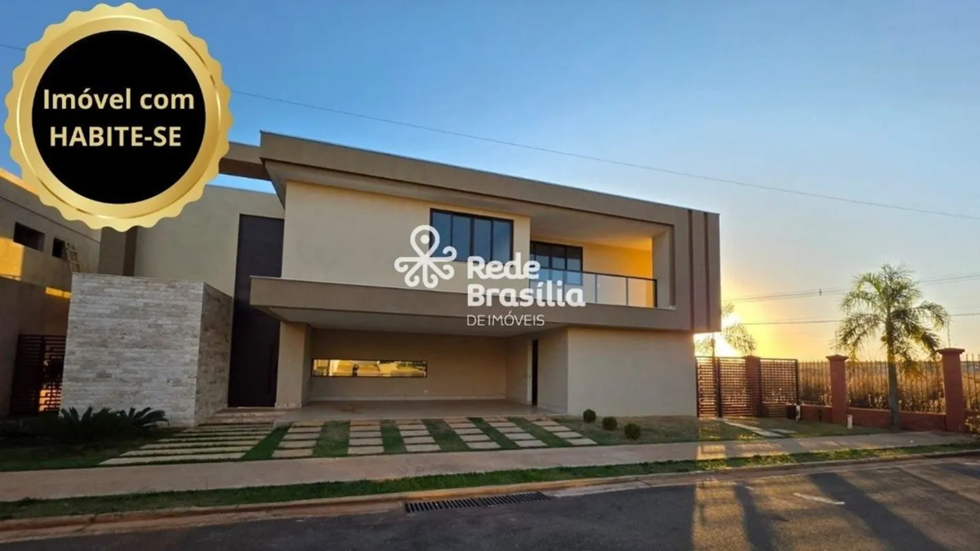 Apresentamos uma excelente casa, com habite-se, no condomínio Le Jardin 1, proje...