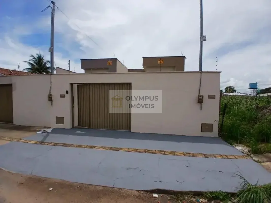 Casa em bairro consolidado do Jardim Veneza, a poucos minutos do Hospital HMAP e...