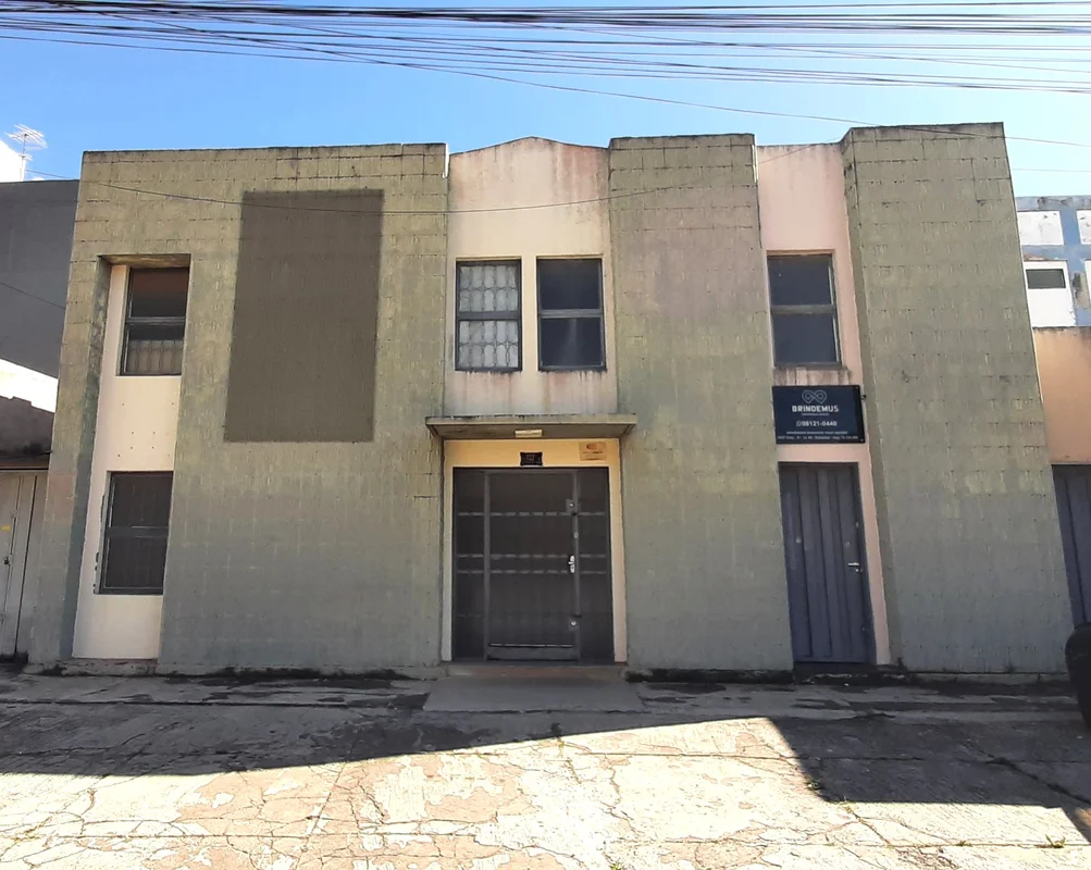 Loja térrea com excelente distribuição dos ambientes, ideal para empresas, escri...