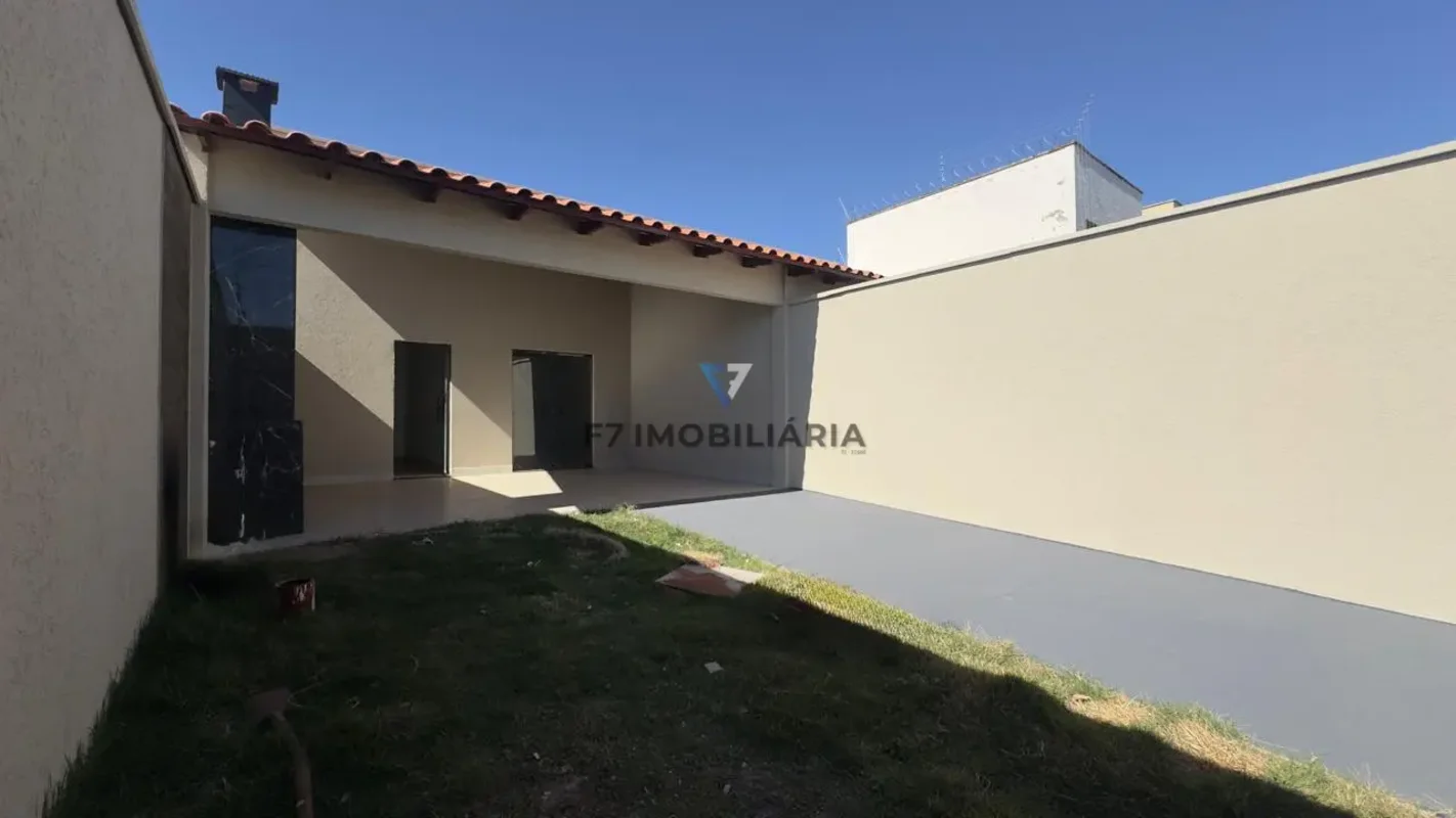 Oportunidade casa com 3/4 uma suíte garagem para até três carros. Churrasqueira ...