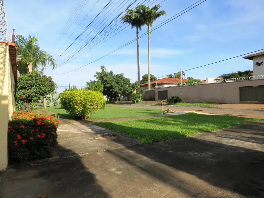 Se você procura um imóvel amplo, aconchegante, com ambientes bem distribuídos e ...