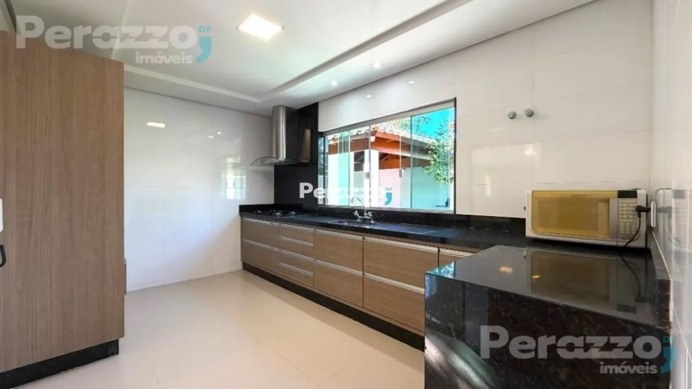  Excelente Oportunidade! Casa Totalmente Reformada Com Área de Lazer, Paisagismo...