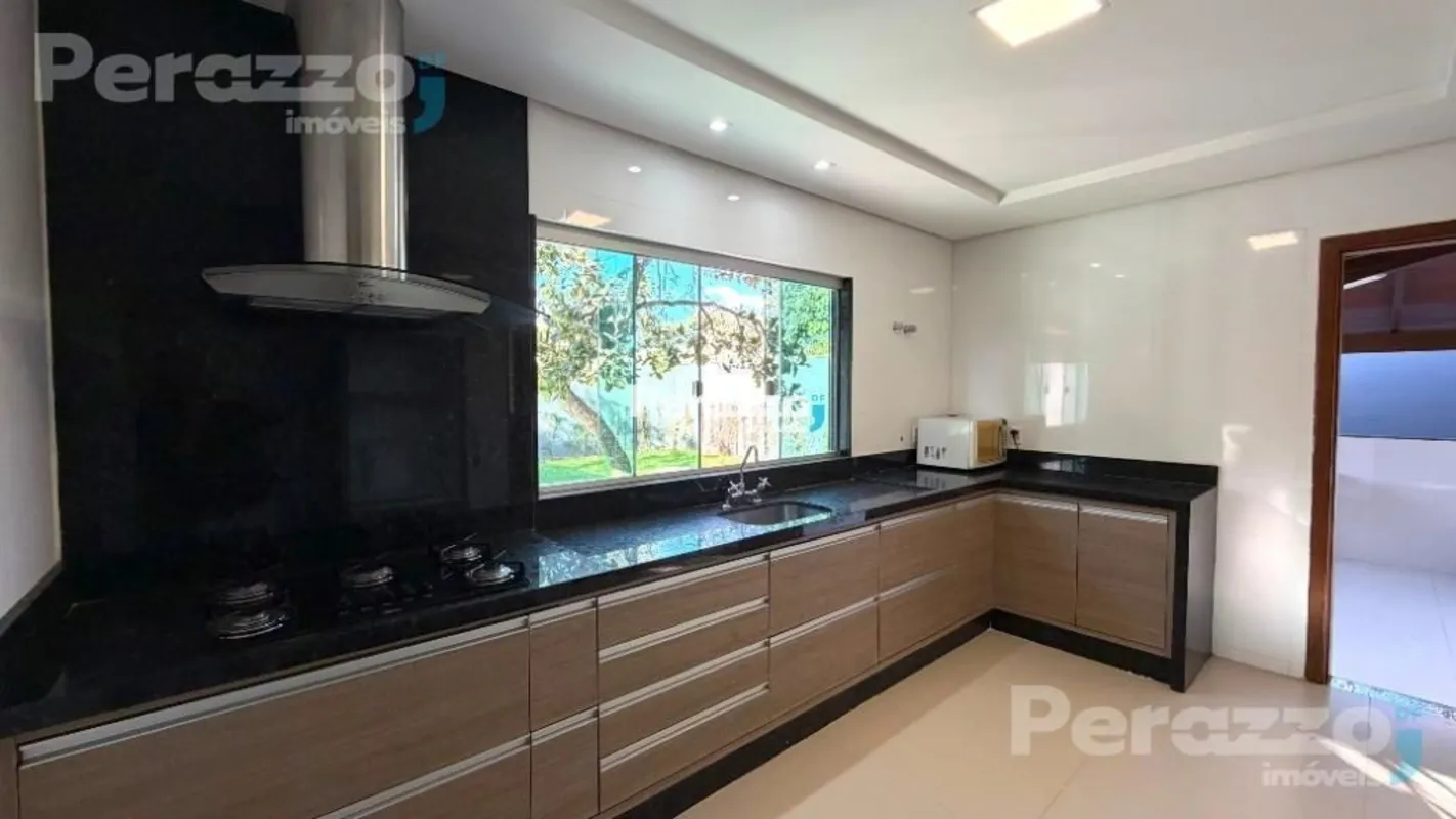 Excelente Oportunidade! Casa Totalmente Reformada Com Área de Lazer, Paisagismo,...