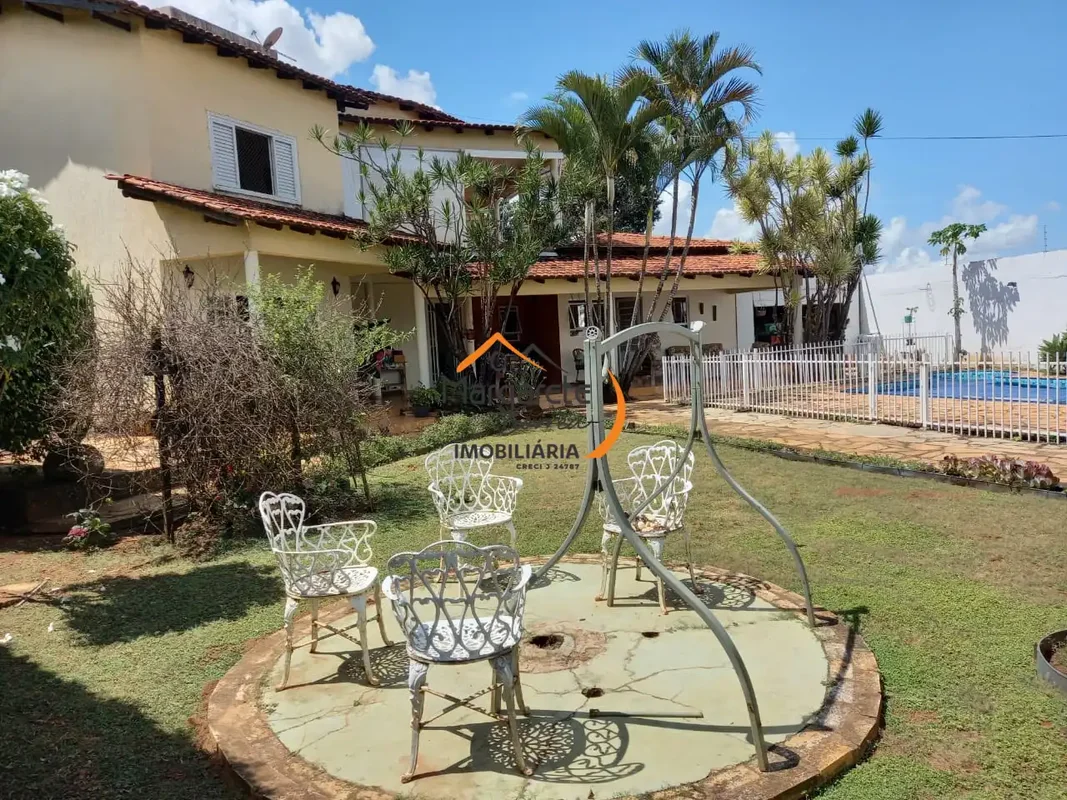 Imobiliária Margarete Corrêa vende casa no Condomínio Vivendas Bela Vista.- Escr...