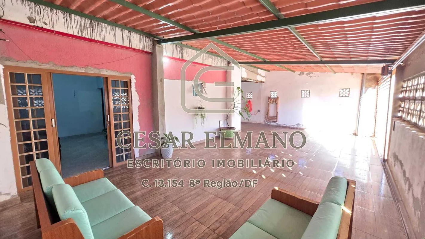 Descubra o conforto e a praticidade de morar em uma casa bem localizada na Quadr...