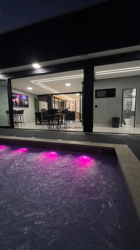 Descubra uma residência sofisticada.NO RESIDENCIAL HAVAI, em Goiânia. Com 200m² ...