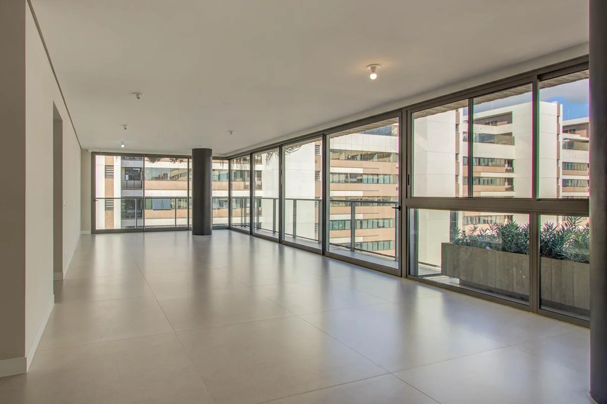 SQNW 106 Alma, andar alto, 4 suítes. Planta muito bem distribuída em um empreend...