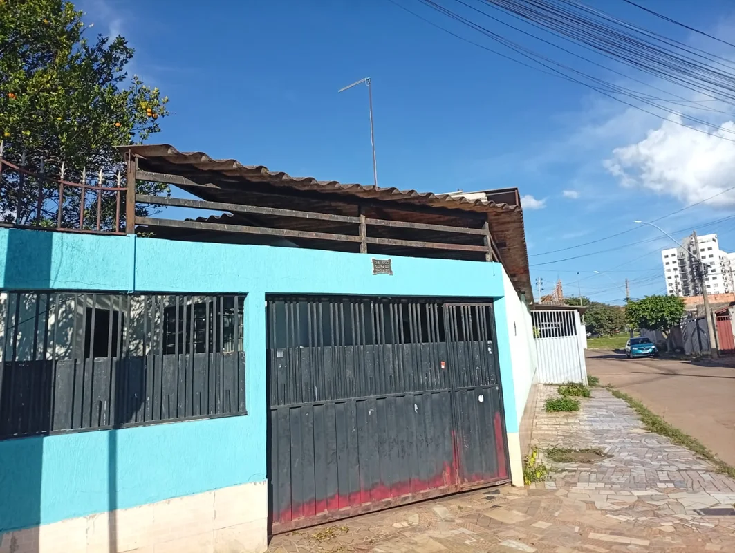 CASA DE ESQUINA À VENDA EM SAMAMBAIA NORTE – QR 607Excelente oportunidade para q...