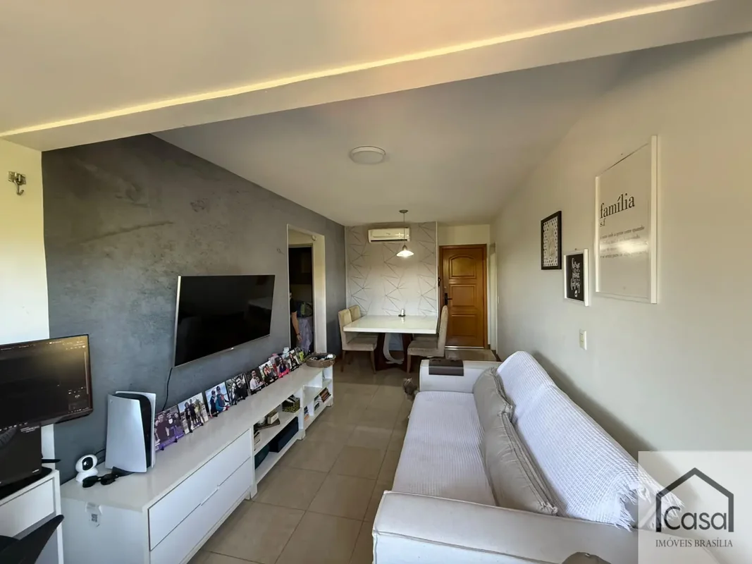 CASA IMÓVEIS VENDE- Apto VISTA LIVRE;- Sala ampla com varanda incorporada;- Dois...