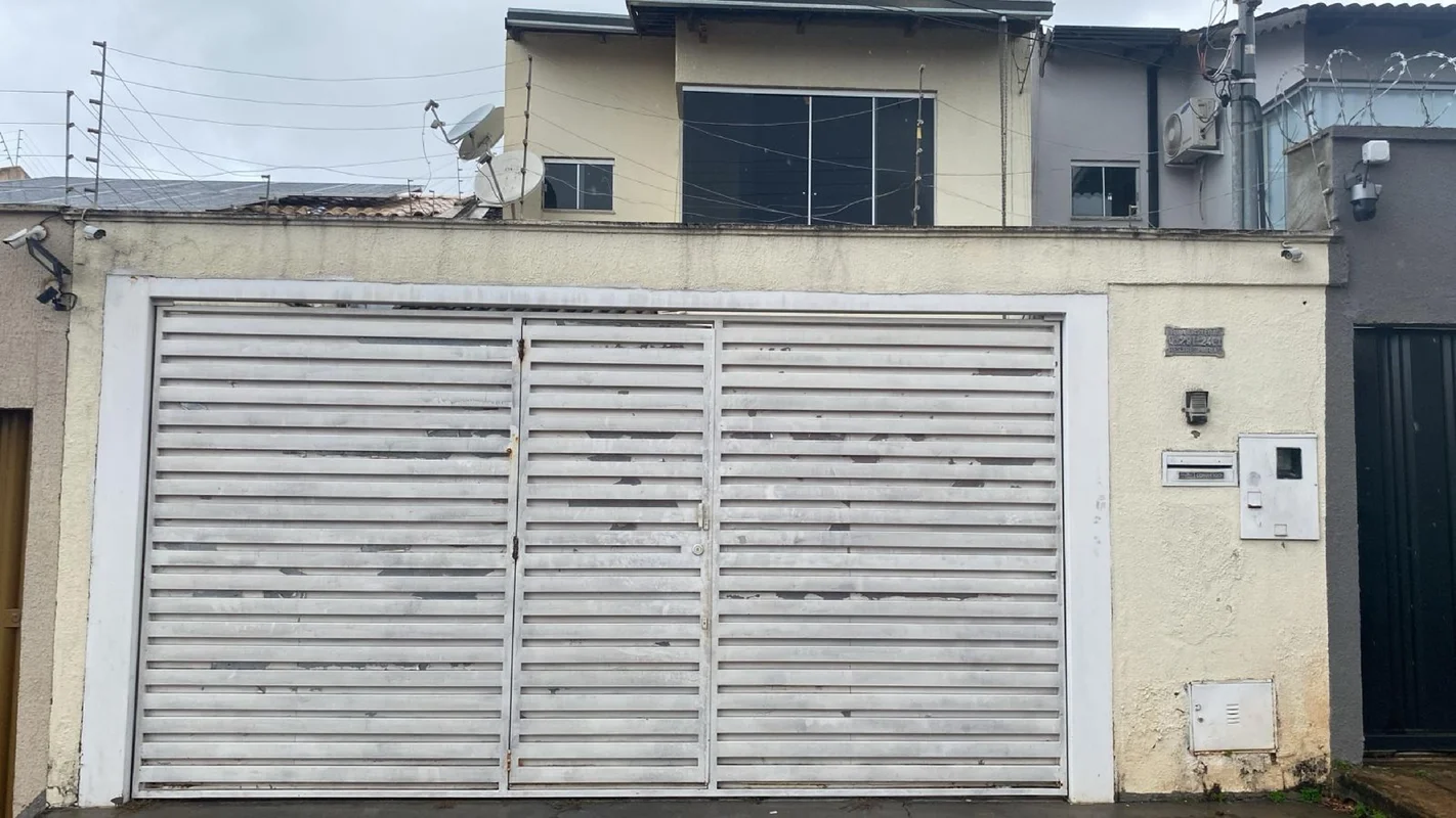 Sobrado aluguel, 3 quartos 1 sendo uma suíte, 123,00M², C 01 Setor Três Marias.D...