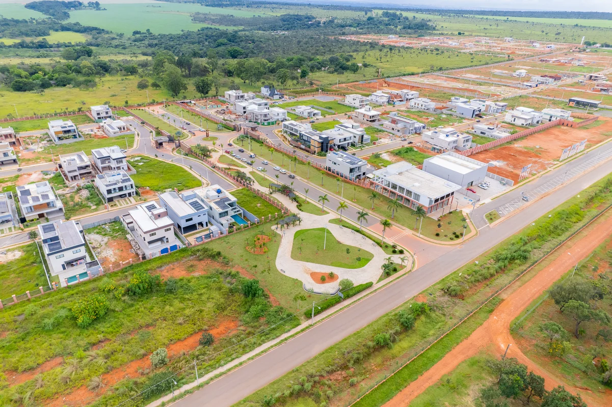 Daniel Ferreira vende: Lote com 400 m² totalmente regularizado e aceitando finan...