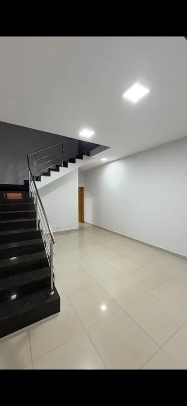 Sobrado para locação no Bairro Jamil Miguel – R$ 3.000,00Excelente sobrado em um...