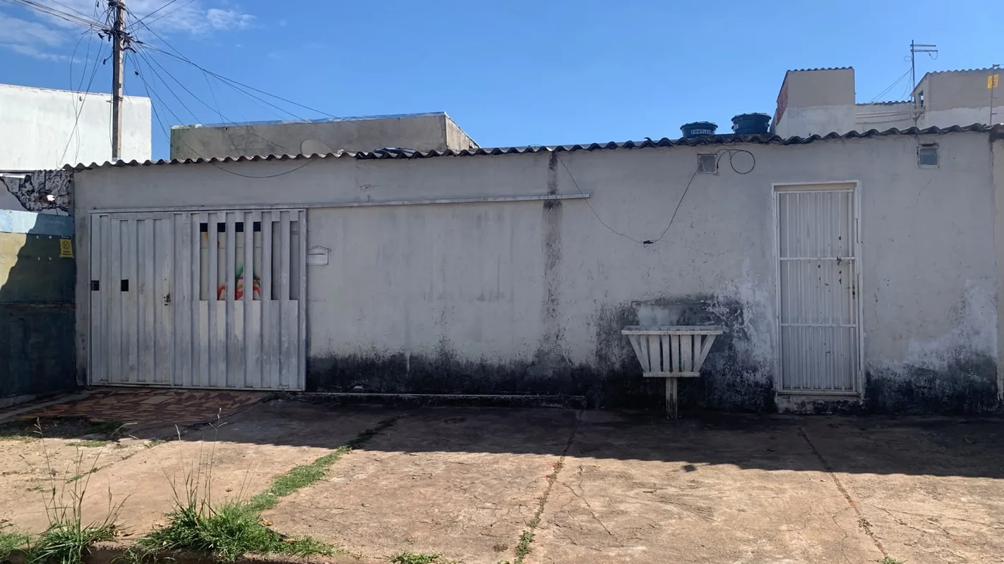Excelente oportunidade em Santa Maria Norte – DF!Imóvel escriturado e registrado...