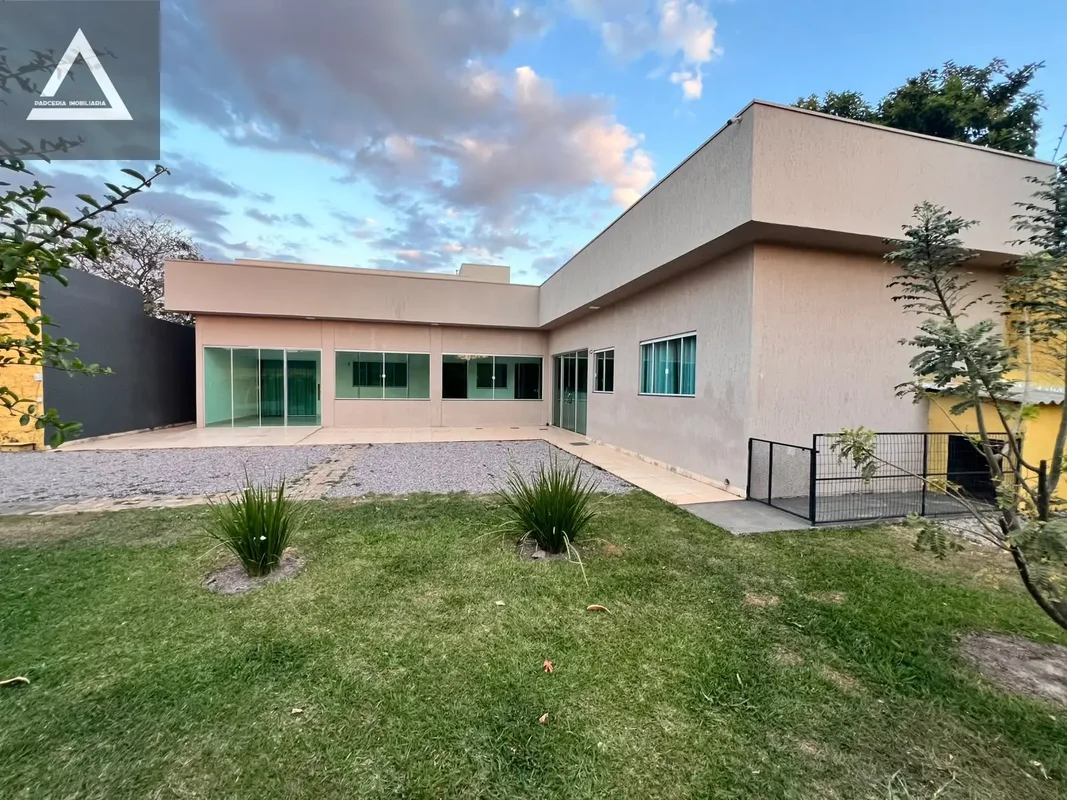 Melhor localização da Ponte Alta, Gama-DF Estuda permuta.Casa espaçosa e moderna...