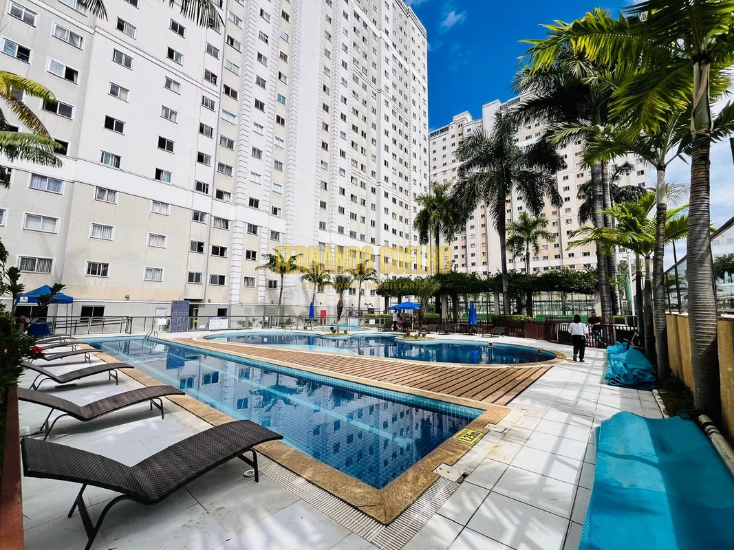 Apartamento com cobertura, vista livre, acabamento de ótima qualidade, porcelana...