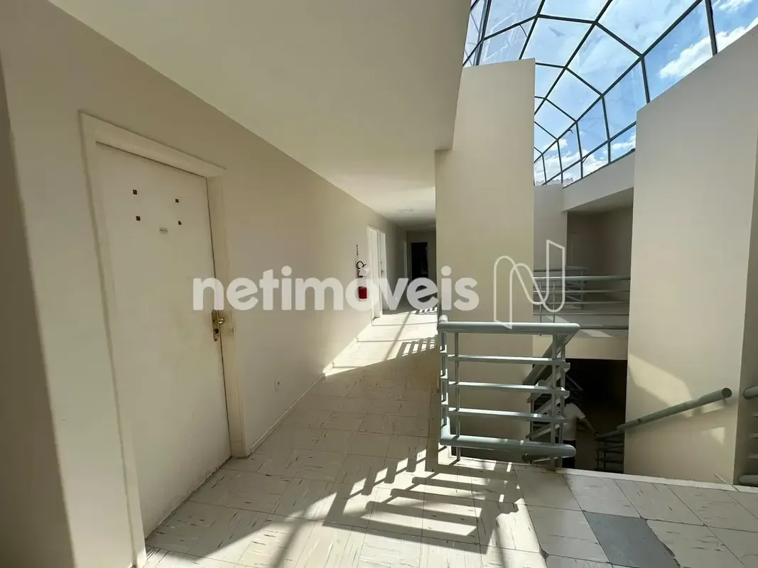 Sala comercial com 34,29 m² de área privativa, localizada no 2º andar do Busines...