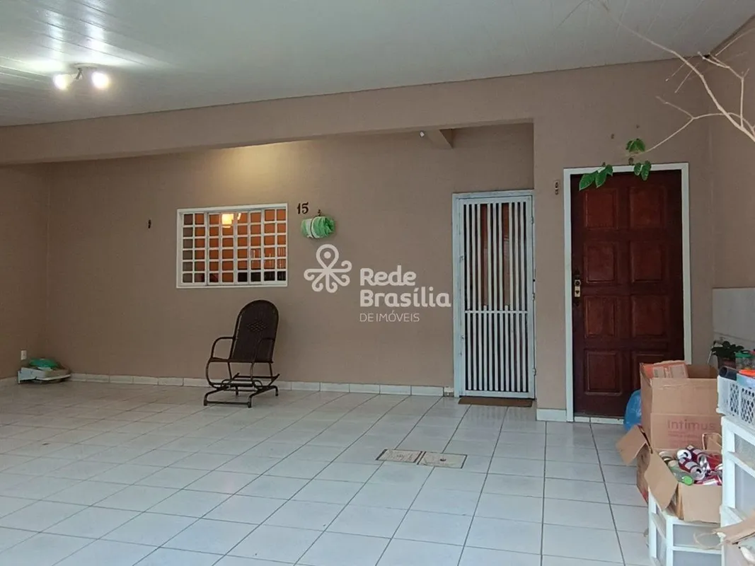 # Casa térrea com excelente potencial de ampliação no Núcleo BandeiranteSe você ...