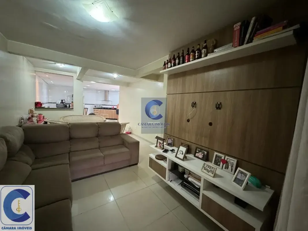 Casa na laje em Ceilândia Sul.Casa composta por: Área útil de aproximadamente 23...