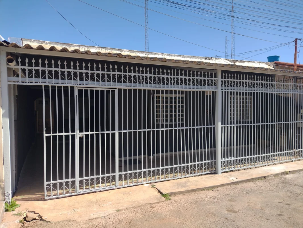 VENDA-CASA 02 QUARTOS COM CASA NOS FUNDOS NA QNP 28 CONJUNTO S NA QNP 32 P SUL:D...