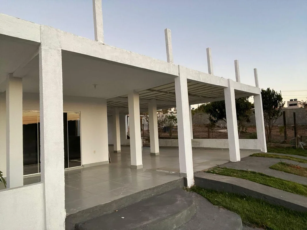 Vendo casa localizada no condomínio Náutico Tarumã no Corumbá 4, entrando pelo p...