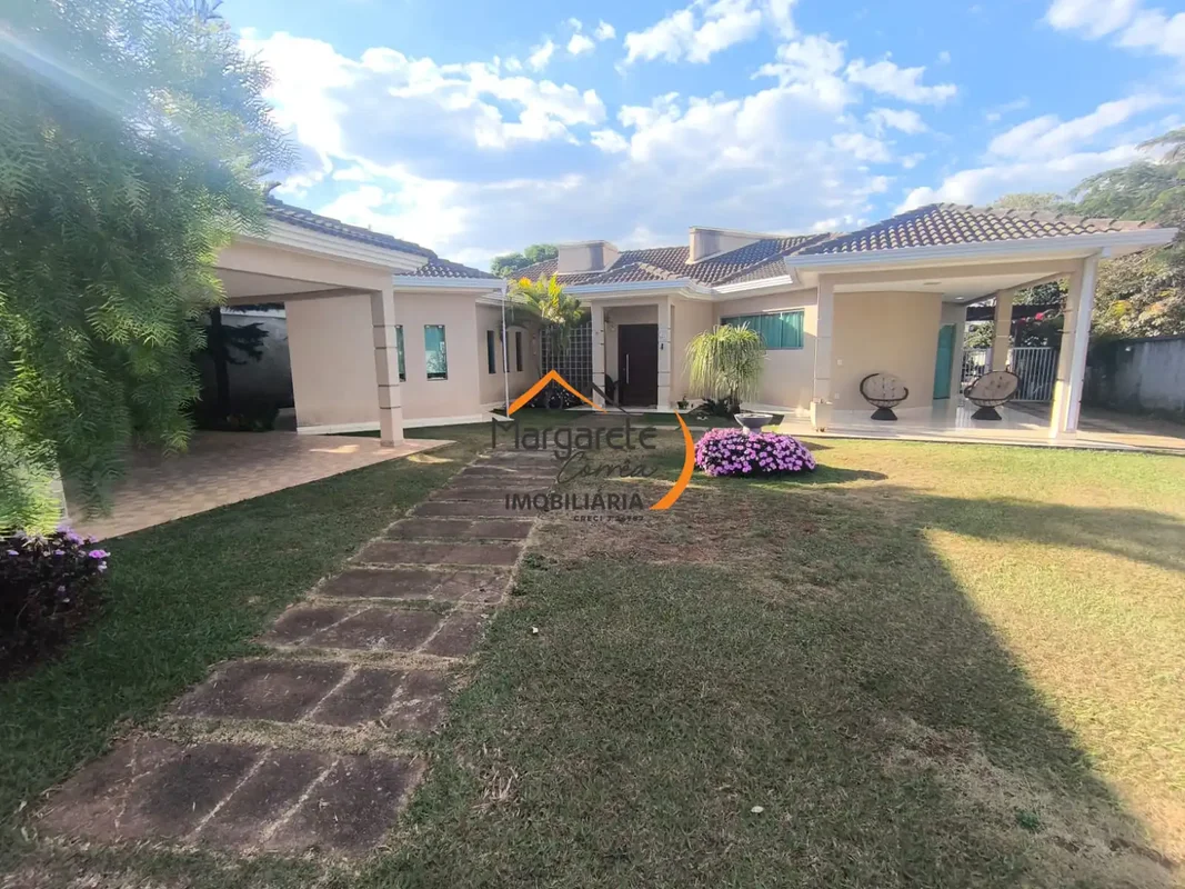 Imobiliária Margarete Corrêa vende Casa no Condomínio Jardim Ipanema.DF-425 (Gra...